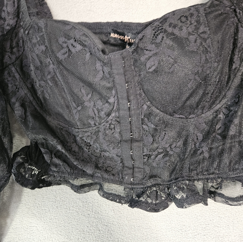 NWT Hot Topic Almost Famous Womens Medium Crop Top Shirt Goth Black Lace Fitted - Picture 4 of 11